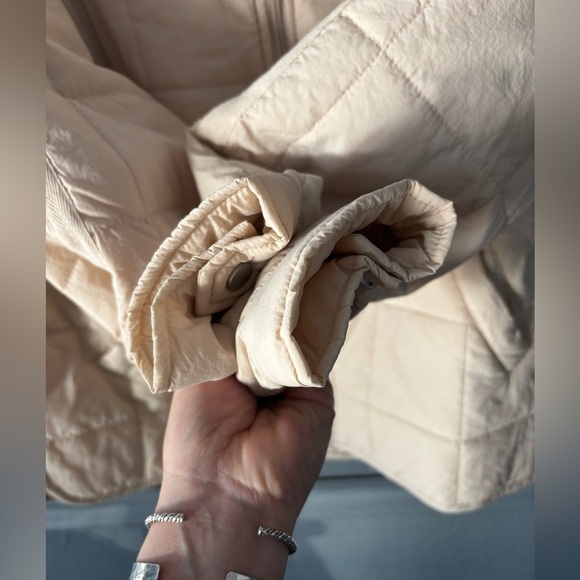 Amazon | puffer | cream | trendy | lightweight | packable | jacket | L - Picture 8 of 10